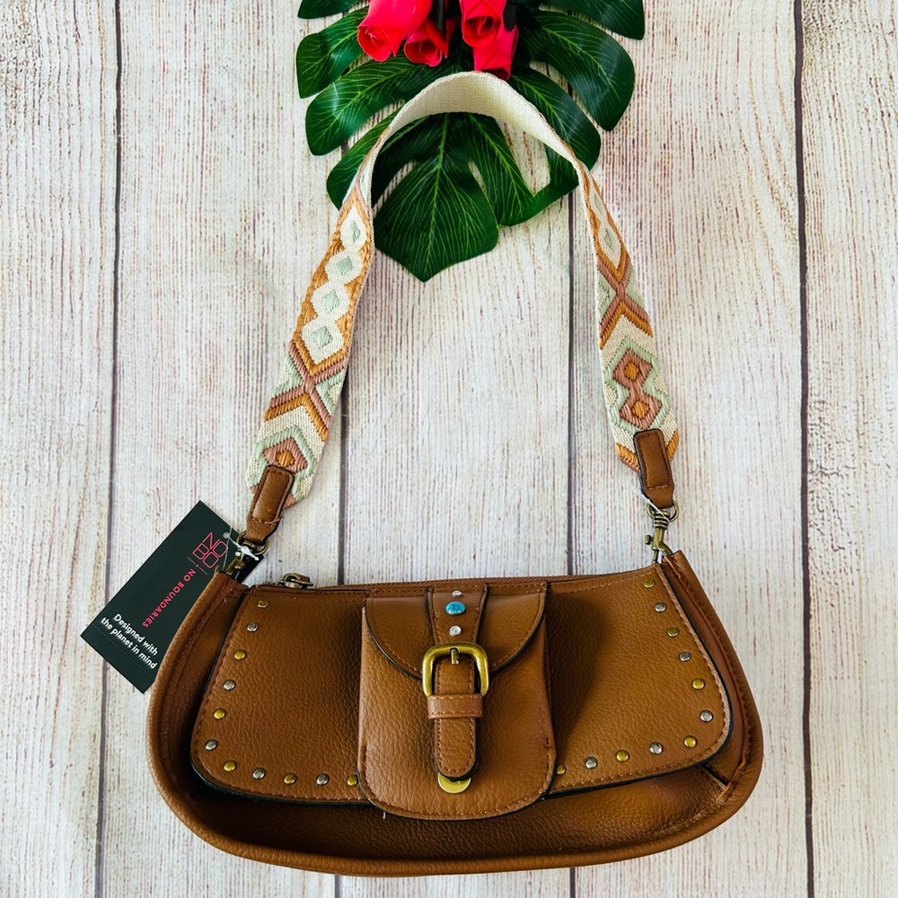 No Boundaries Women's Brown Boho Buckle-Detailed Studded Saddle Shoulder Bag